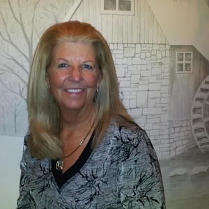 Meet your Posher, Carolyn